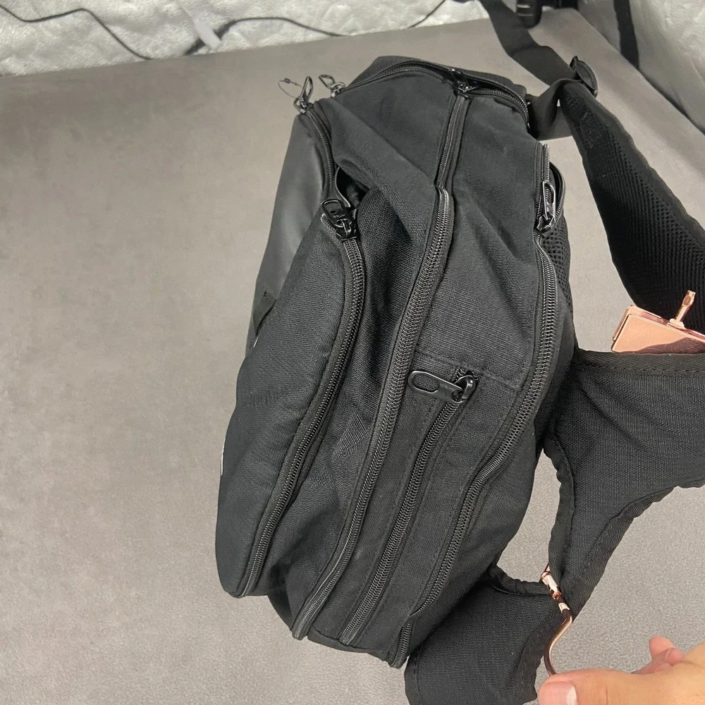 Nike Herriman Soccer 13 Mens Black Swoosh Logo Adjustable Strap Backpack Bag